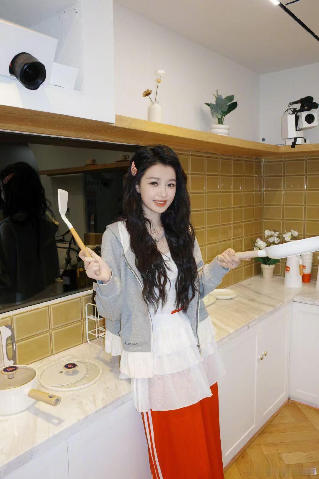 孙怡说只想做当下最好的自己 乘风2026有温柔也有锋芒，有甜美也有飒气，孙怡接纳