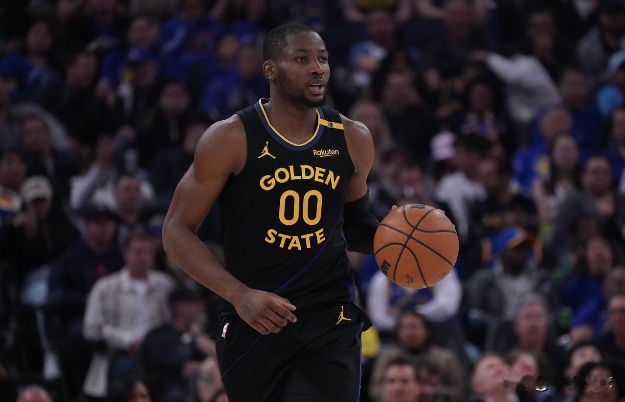 8月23日一大早，NBA传来两个重磅消息。

1、何猷君正式成为凯尔特人联合老板