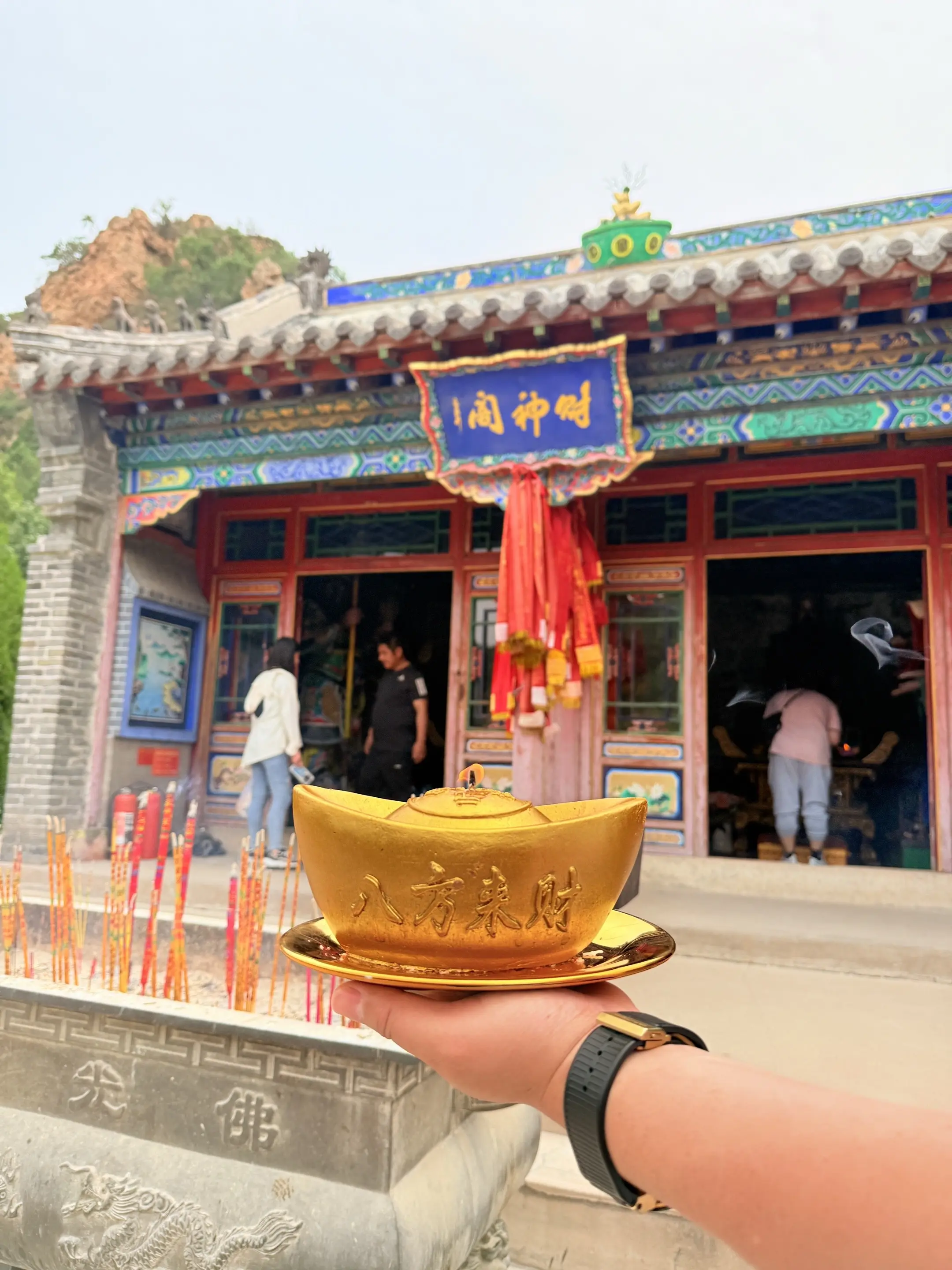 财运是有因果的。做人，钱没到，不用急。钱来了，更不必狂。水满则溢，月满...