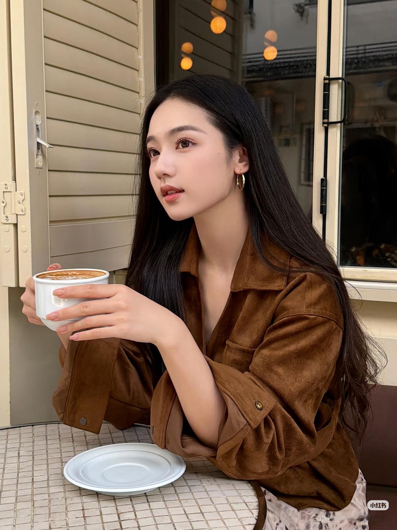 早晨的阳光，陪闺蜜喝coffee