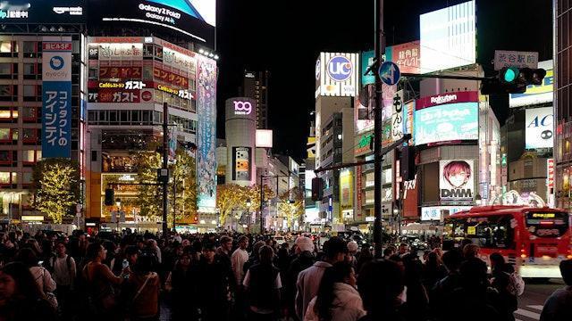 日本媒体近日披露，日本政府正考虑在永久居留权（永住权）申请条件中，正式加入“日语