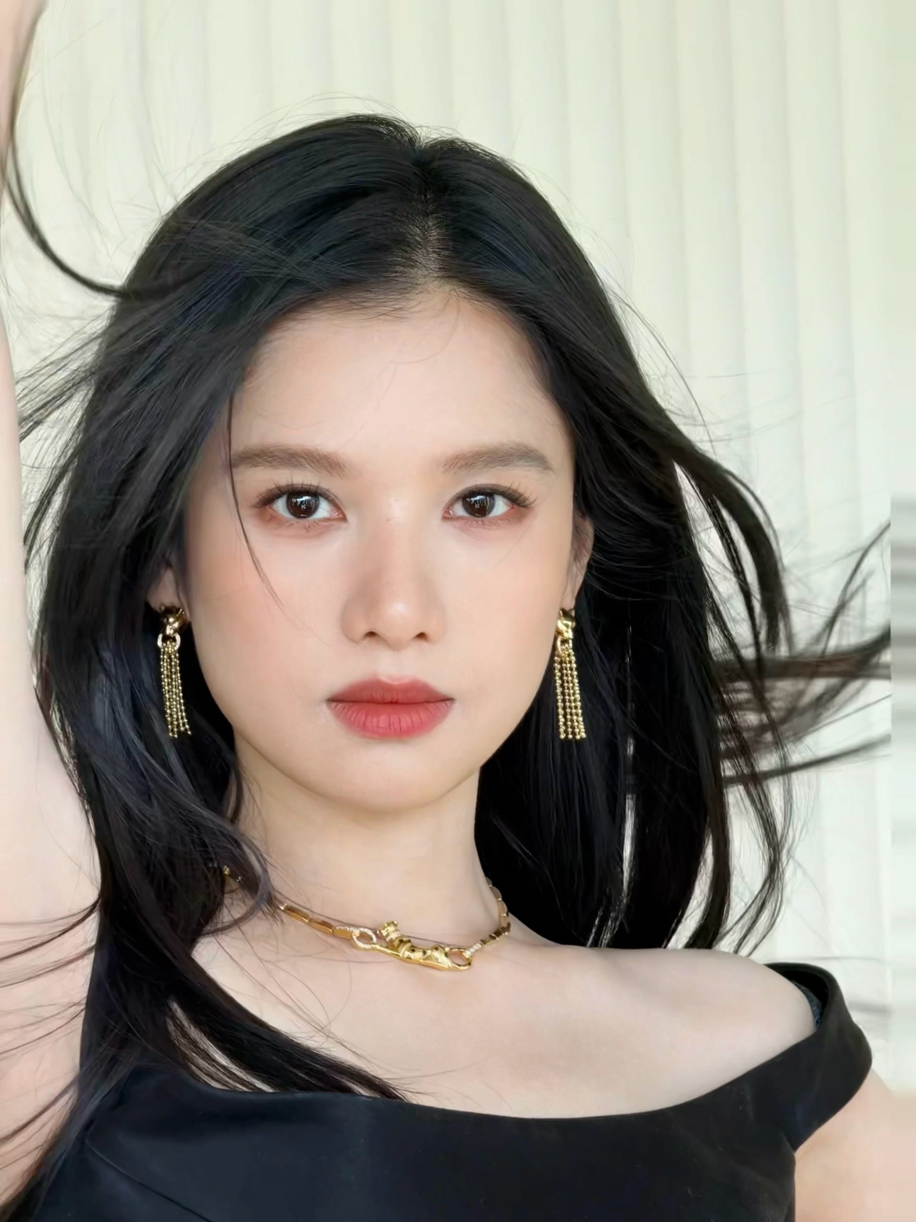 张婧仪 × Cartier 上海恒隆圣诞点灯仪式Live photo 图集 📸