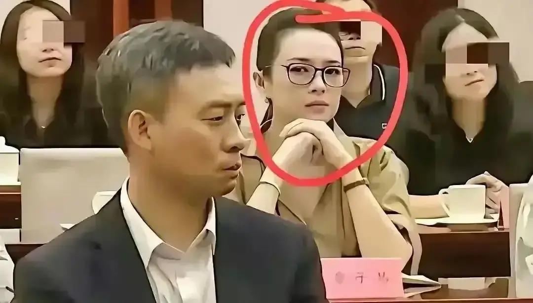 别瞎磕CP了！章子怡盯张译后脑勺半小时，不是暧昧，是曹保平让她干的——为了《无声