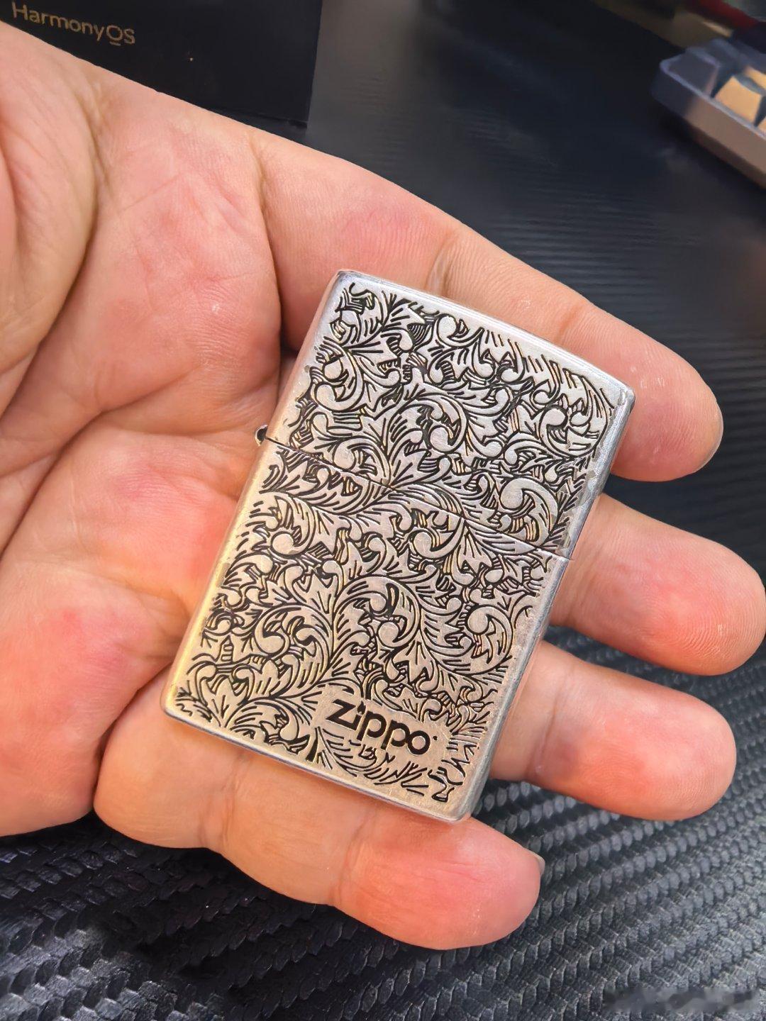 以后开电车大家都用煤油打火机吧，绝对安全，无论春夏秋冬，绝对没问题！我平时车里放