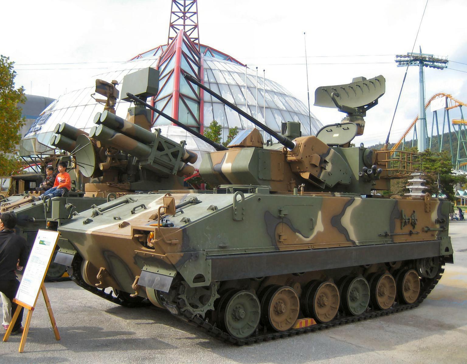 每天认识一件兵器 韩国K-30自行防空炮K-30自行防空炮是韩国于二十世纪八十年