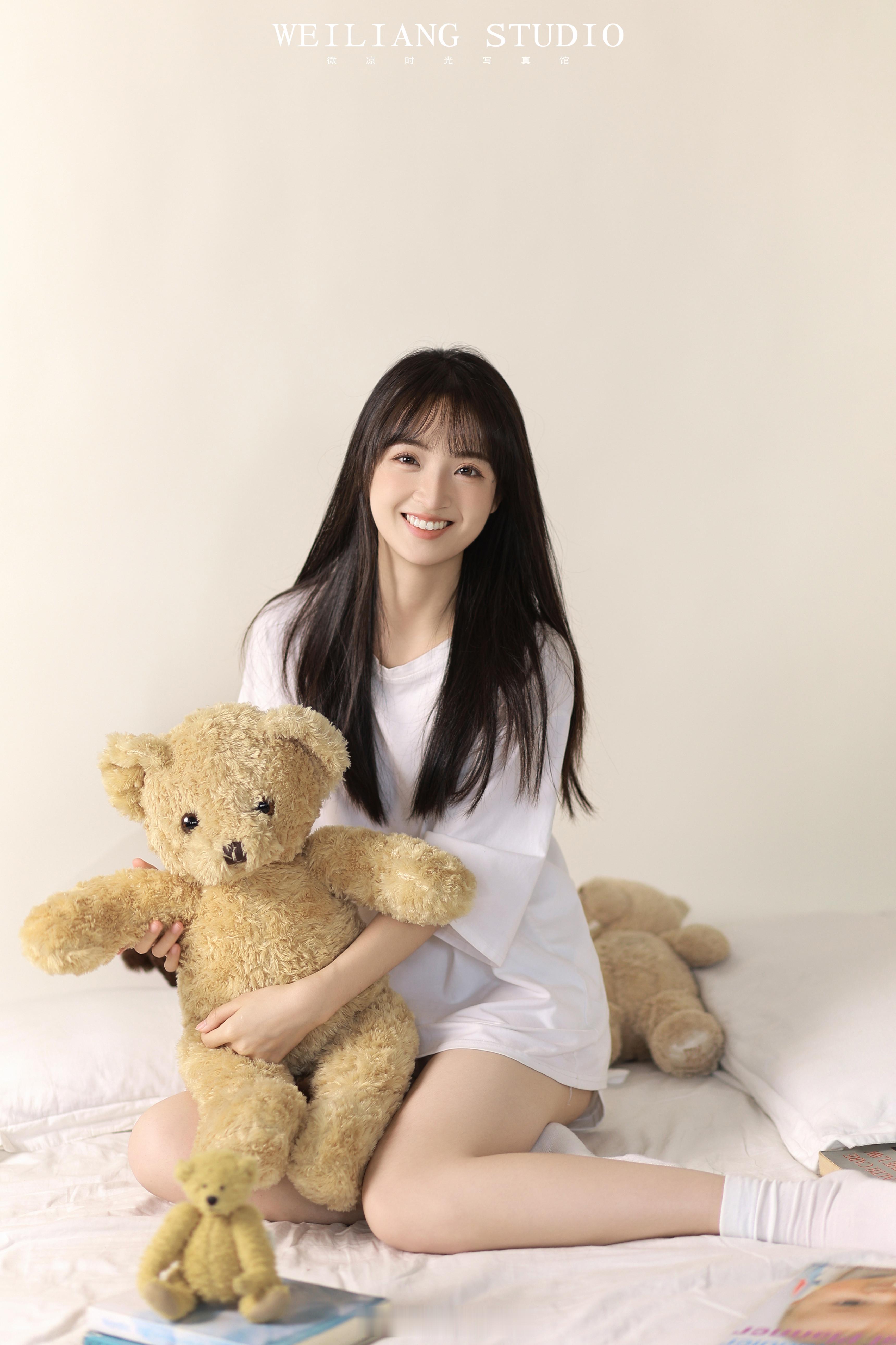 #微凉时光馆##西安约拍[超话]##少女写真# 关于小熊的可可爱爱🐻 ​​​