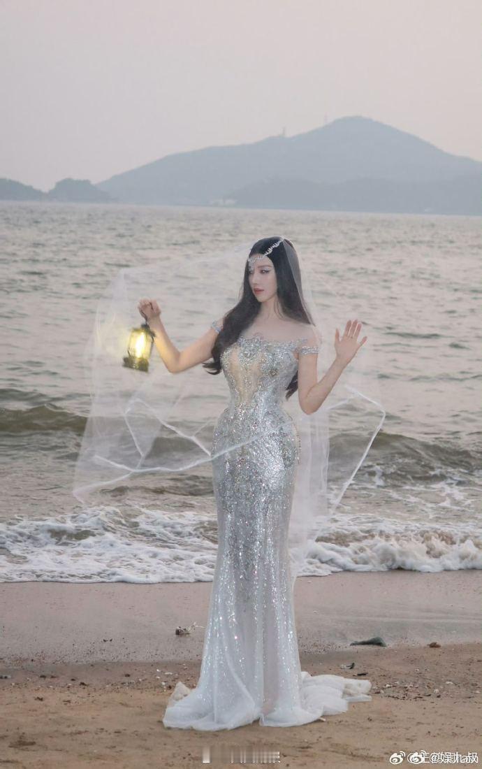 王鹤润最神性的一次王鹤润海边神图尖叫之夜出图 被王鹤润的神性惊艳狠狠戳中！尖叫之