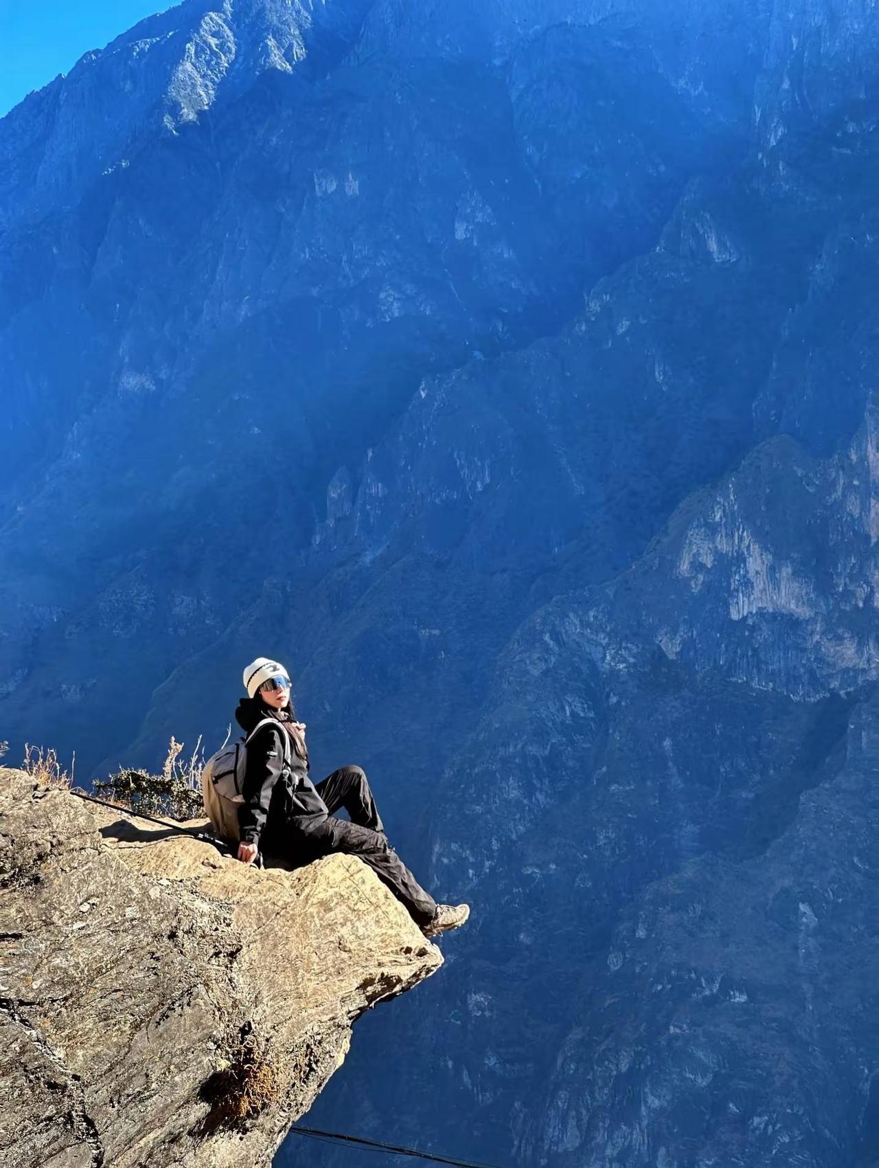 用脚步丈量世界，存一波虎跳峡拍照姿势。终于打卡虎跳峡高线徒步！被金沙江的壮阔狠狠