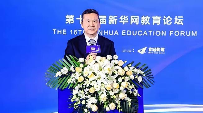 中央最近亮剑了，十五五规划直接把“遮羞布”扯了下来。5000万大学生，满大街的本