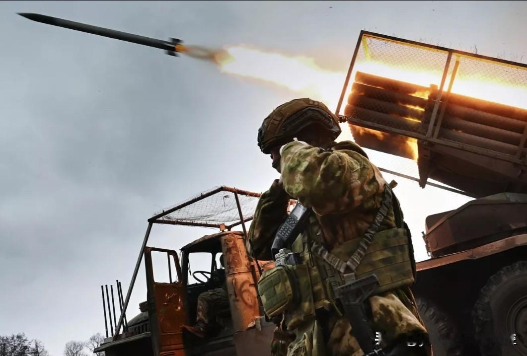 俄军东部集群新闻中心11月8日发布消息，东部集团军部队继续展现勇气、信心和力量，