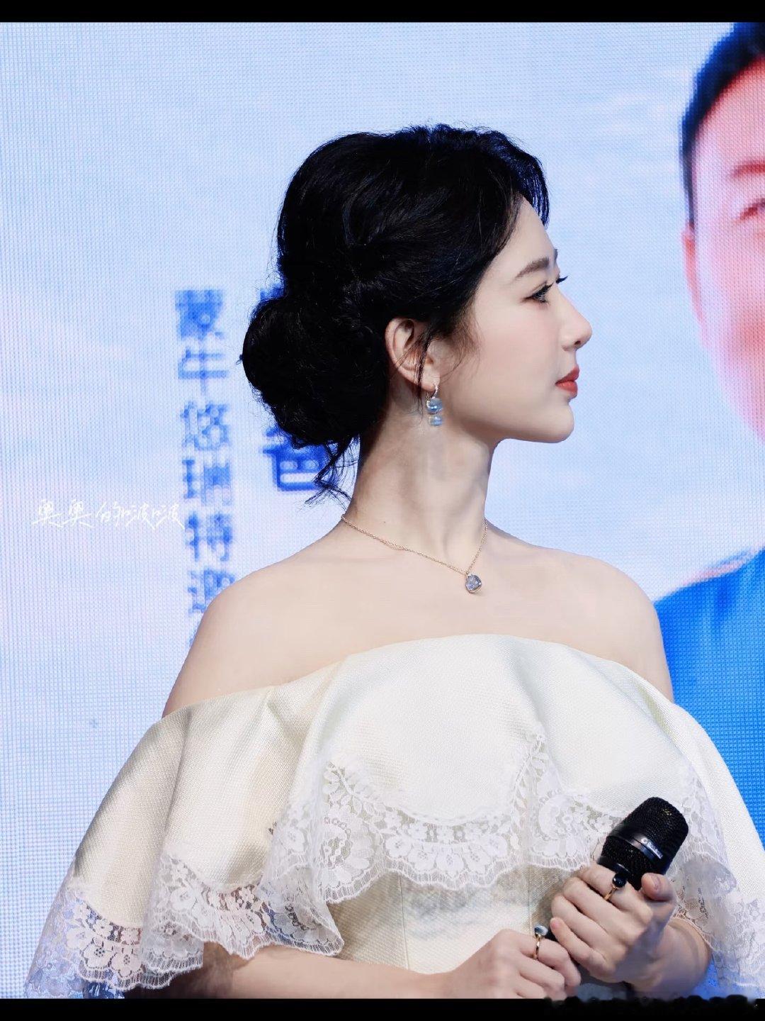 杨紫在家也得偷偷点外卖和杨紫达成同款偷偷点外卖共鸣了！紫妹自爆藏外卖全过程，叮嘱