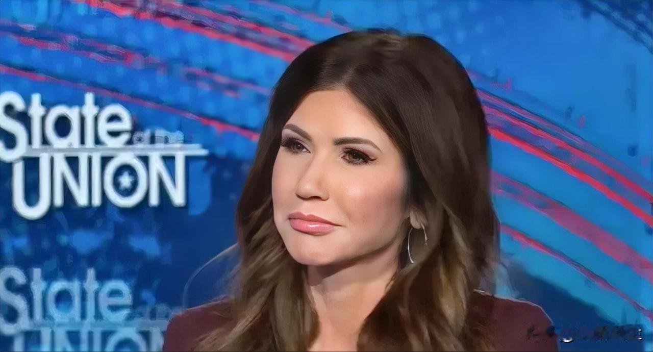 CNN主持人杰克·塔珀给国土安全部长克里斯蒂·诺姆看了一段明尼阿波利斯市ICE枪