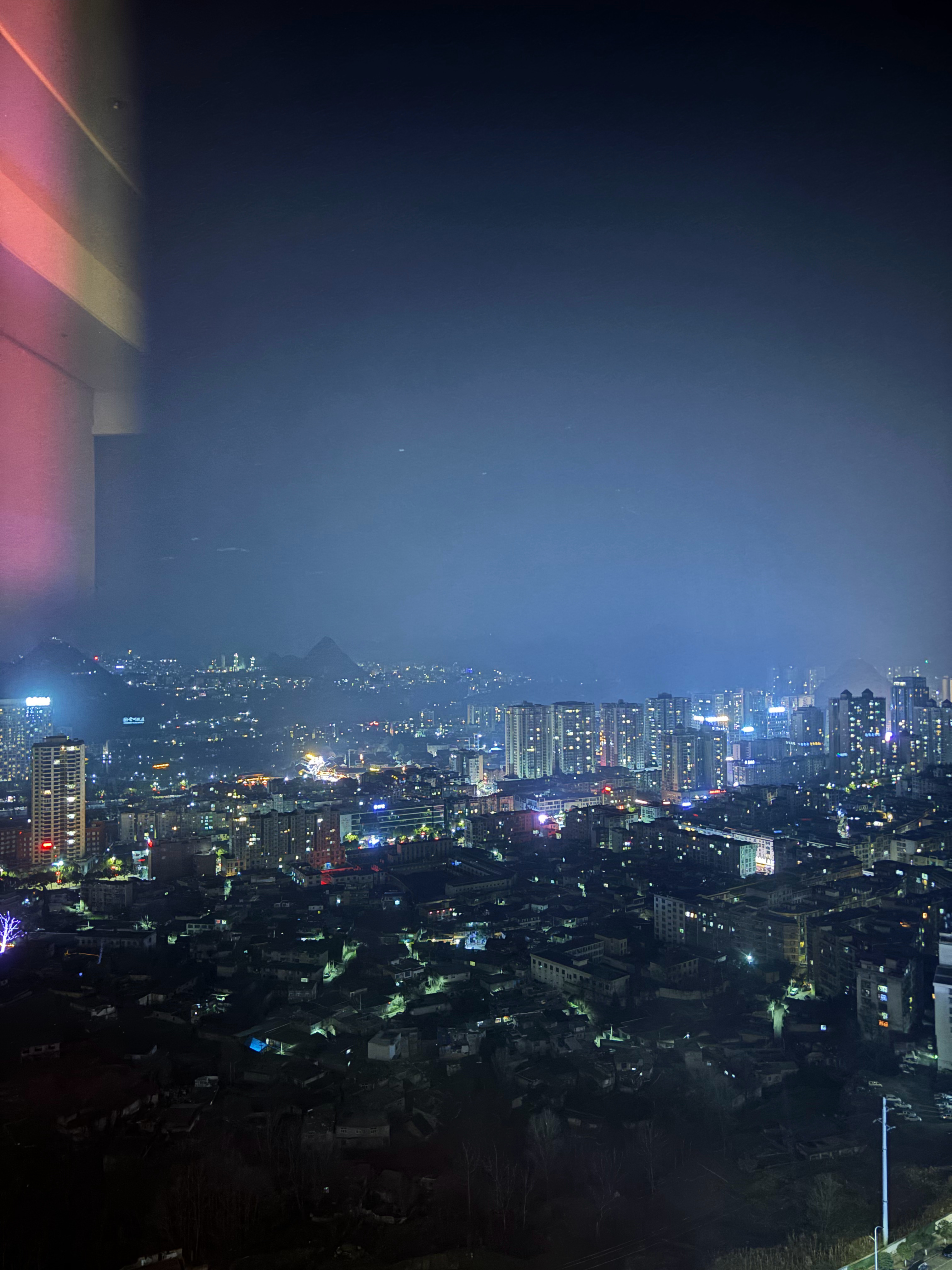 都在说春节酒店贵220住了个五星级酒店还有高层的夜景和免费的日出可以看回去给大家