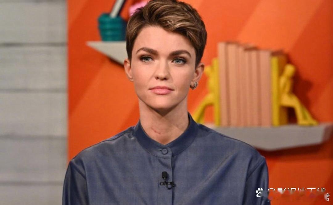 水果姐否认性侵“水果姐”Katy Perry的代理人否认演员鲁比·洛斯的性侵指控