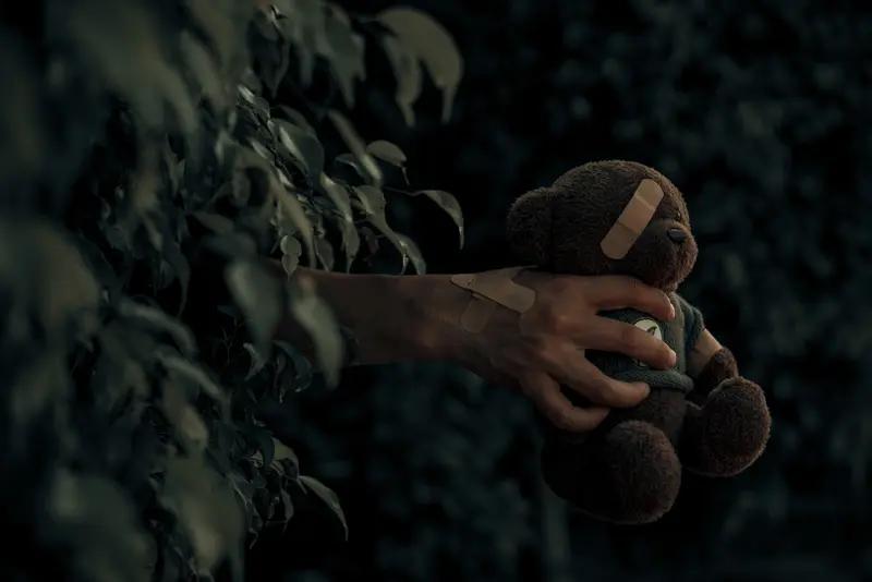 一个人失去什么就失去了全部？这事儿得细琢磨。就像有些人一分手，仿佛失去了整个世界