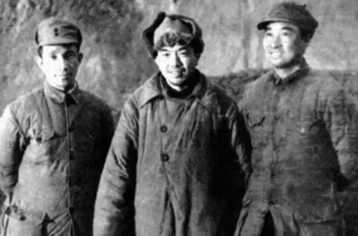 1955年彭老总与陈赓因授衔问题有分歧，彭老总直接表态：我是国防部长！
1955