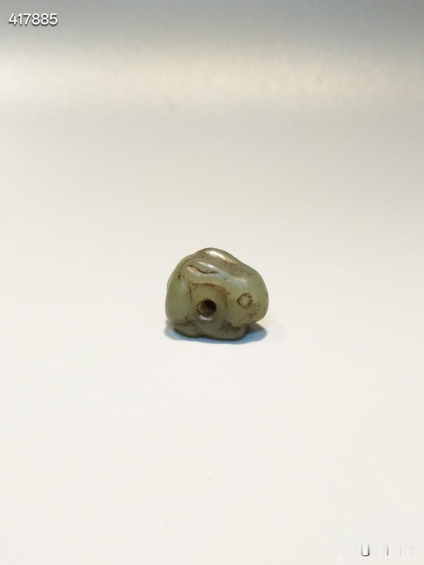 玉兔
流行于:战汉魏晋或后期
和田玉吃沁