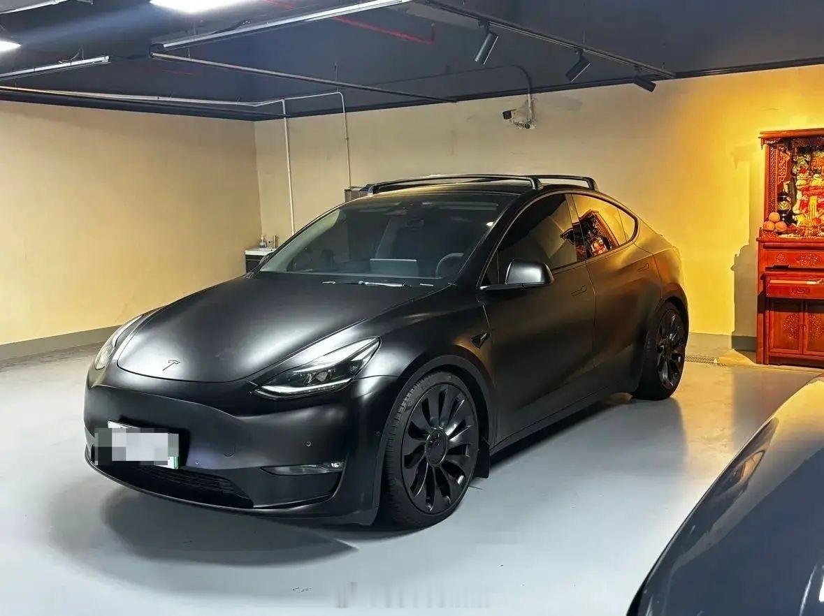 帮客户淘一台特斯拉22款Model Y performance。22年上牌，沪牌