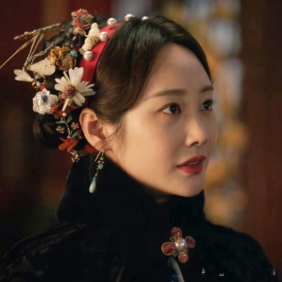 看了原著才知道，原来古平原是喜欢苏紫轩的。在大结局的时候，苏紫轩换上了女装，古平