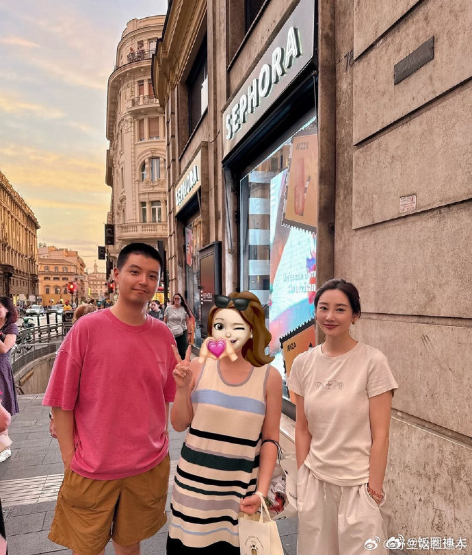 佛罗伦萨偶遇马頔李纯 谁在海外收获双倍浪漫！偶遇马頔李纯在广场蹲日落，米开朗基罗