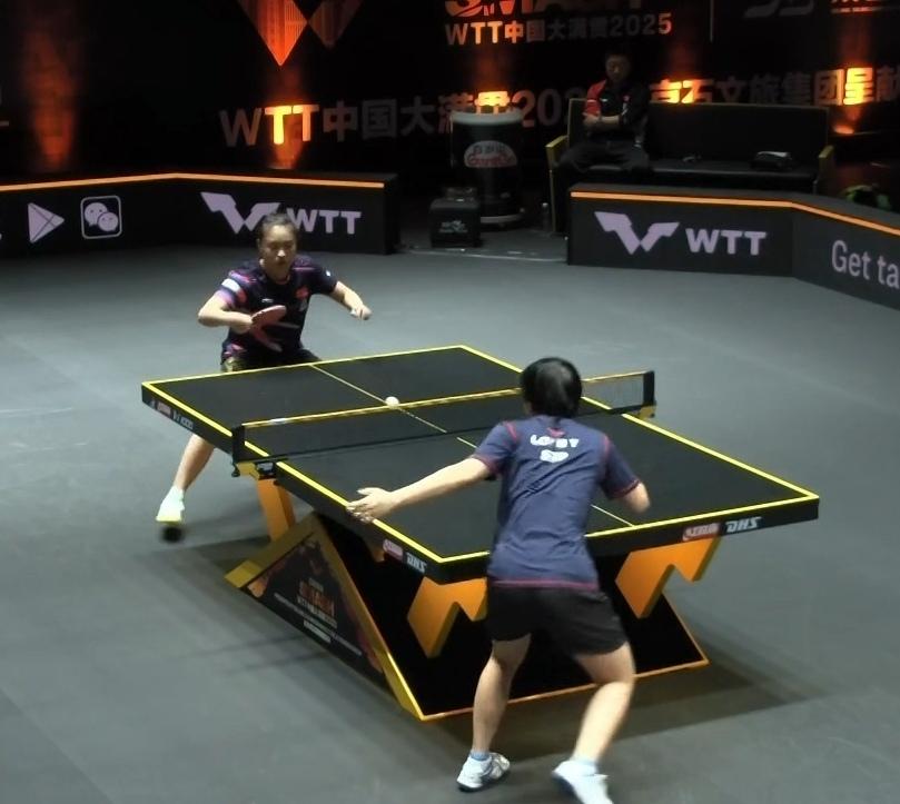 3-0 国乒徐奕开门红
资格赛首轮，徐奕对阵新加坡小将黎明映（14岁），双方实力