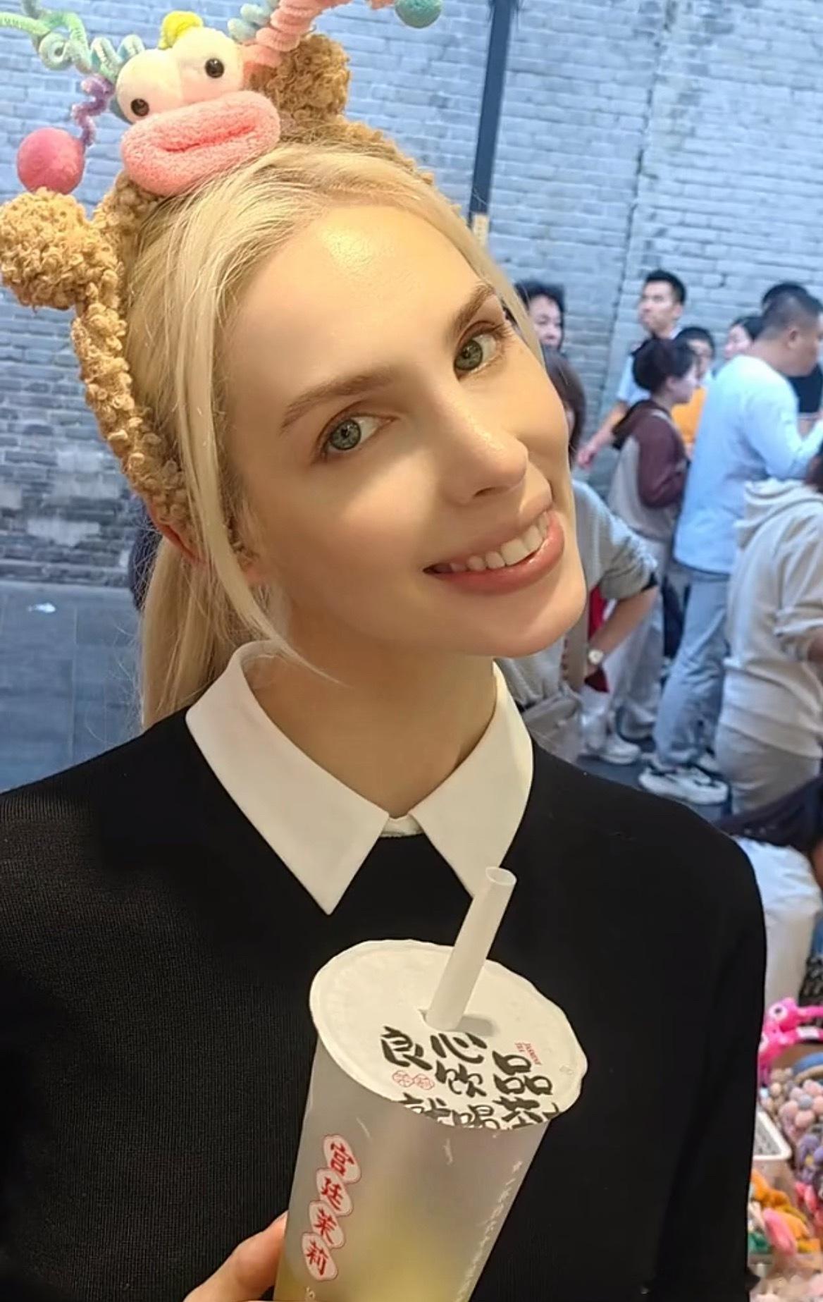 我愿称之为：冷艳女王