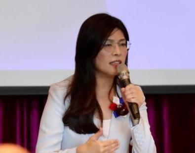 日本发生地震后，郑丽文向日本捐款一事引发两岸热议，先不说时间是7月31日，重点是