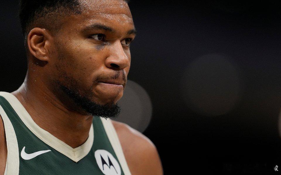 12月13日讯 今日，NBA知名记者Marc Stein在节目中谈到扬尼斯`阿德