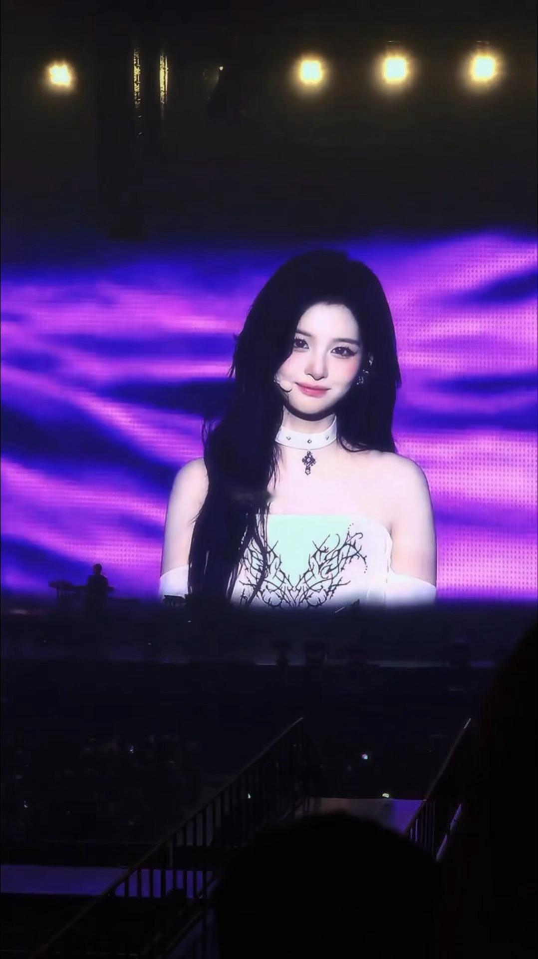 NMIXX先行曲 cr logo【雪允】明明你也爱我吧 怎么不敢再往前 