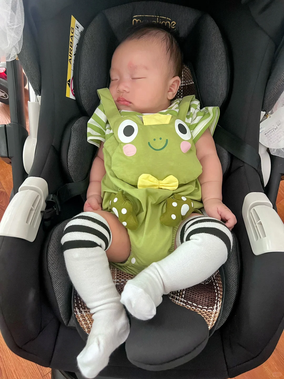 谁家宝宝2个月就13斤了啊？娃是喝了酵母吗😂