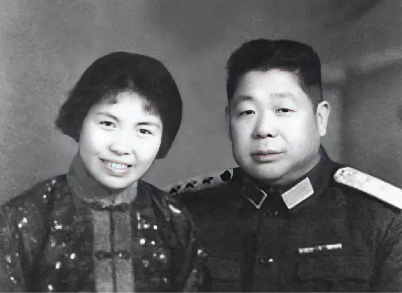 1949年，陈赓在上海见到了小姨子。多年不见，小姨子已长成了大美女，这让陈赓有了