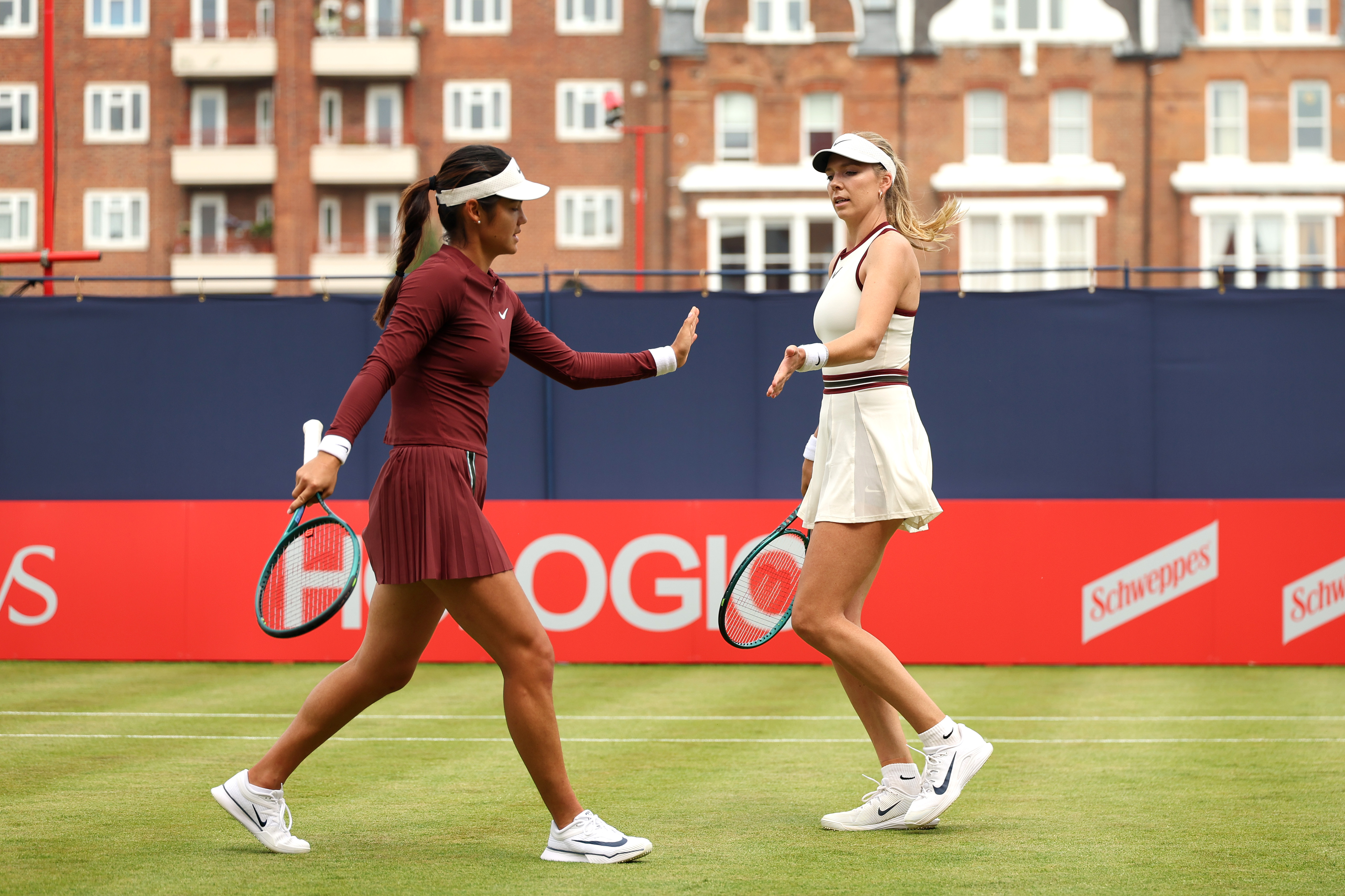 WTA500伦敦站双打首轮，蒋欣玗/吴芳娴4-6 2-6不敌博尔特/拉杜卡努，徐