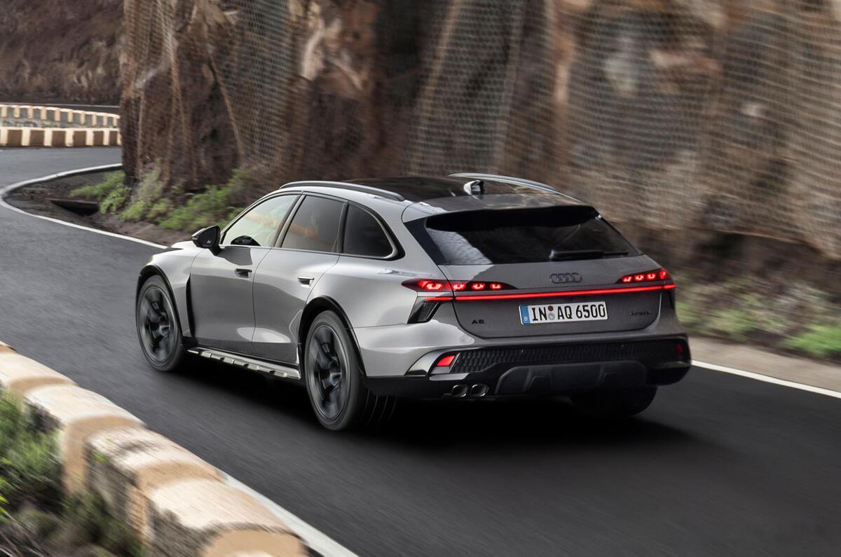 新一代奥迪A6 Allroad，这姿态不错 