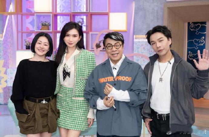 娱乐圈的友情大多浮于表面，林志玲和小S不一样，吵了闹了这么多年，彼此的软肋和委屈