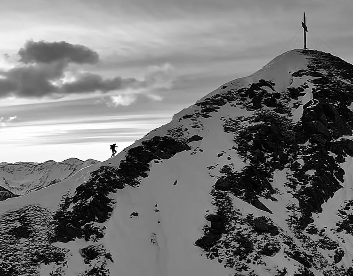 用自己的眼睛去看，别去相信别人的宣传。