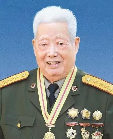 上将刘振华，是开国少将，解放海南岛立下汗马功劳！时任118师政治部主任，韩先楚将
