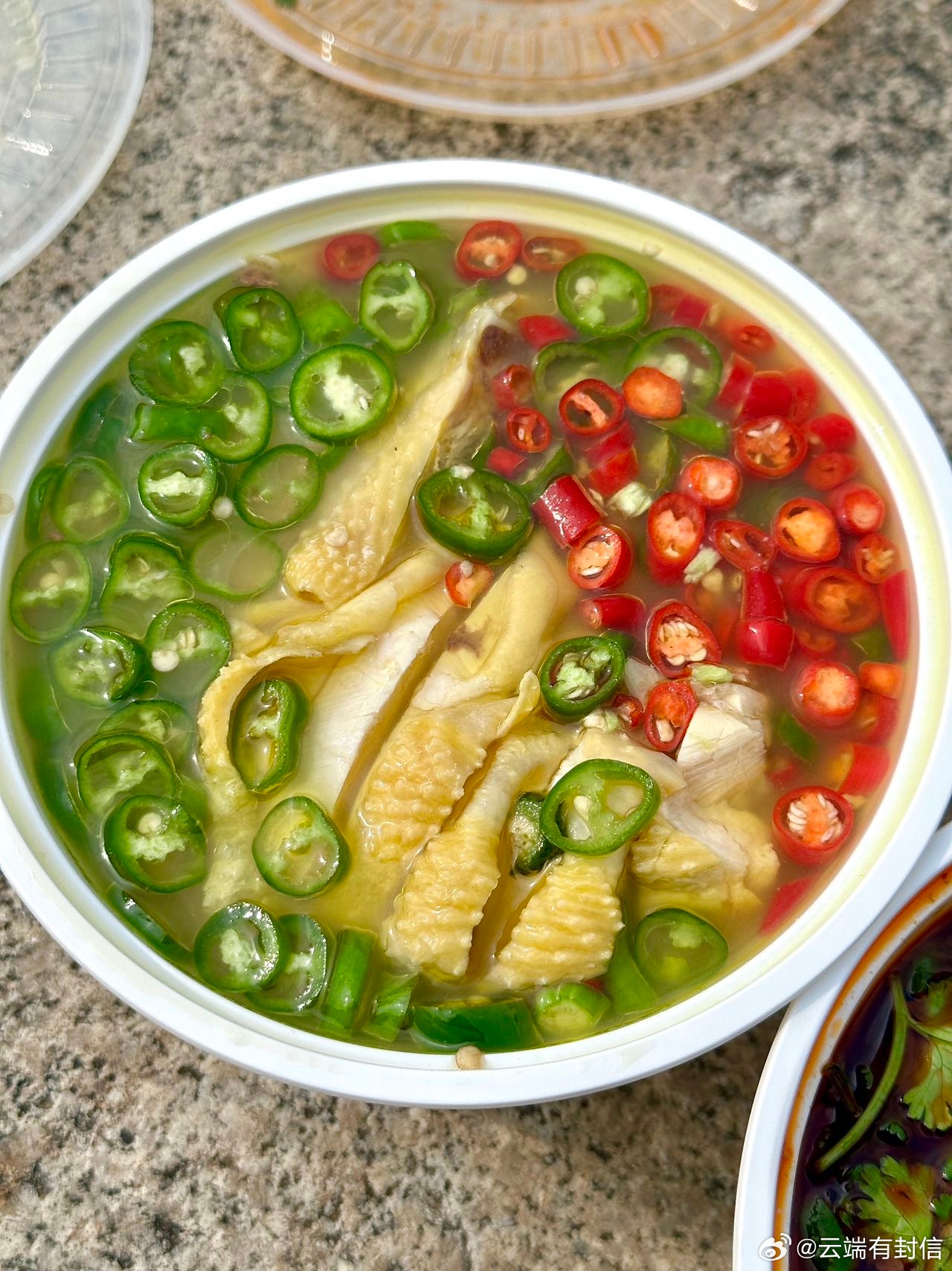 上个班最对得起的就是这张嘴天天加班根本没时间好好吃饭，还好有田嘉瑞同款紫燕百味鸡