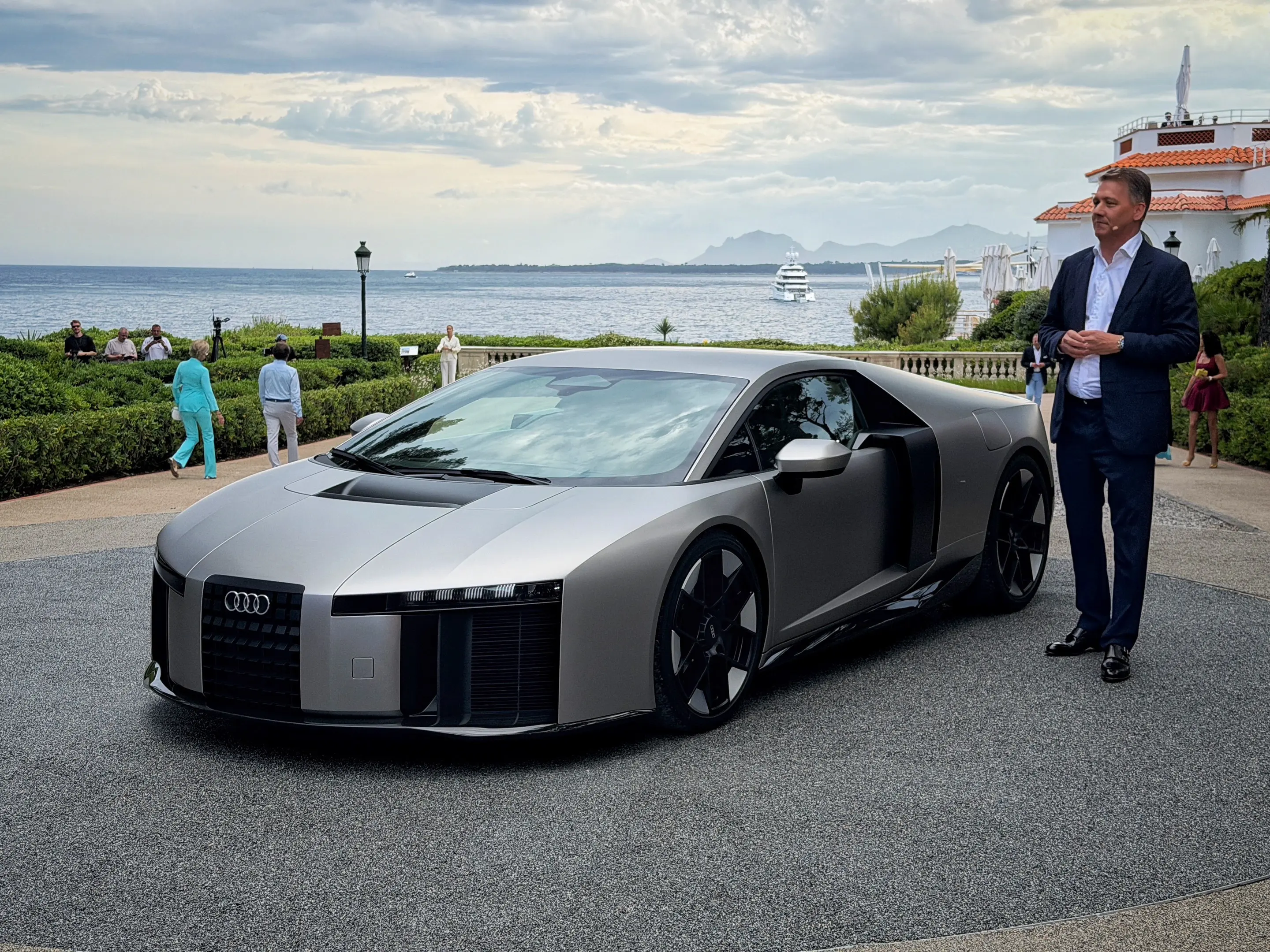 奥迪V8混动超跑登场 Nuvolari.奥迪最强量产车款 V8混动超跑...