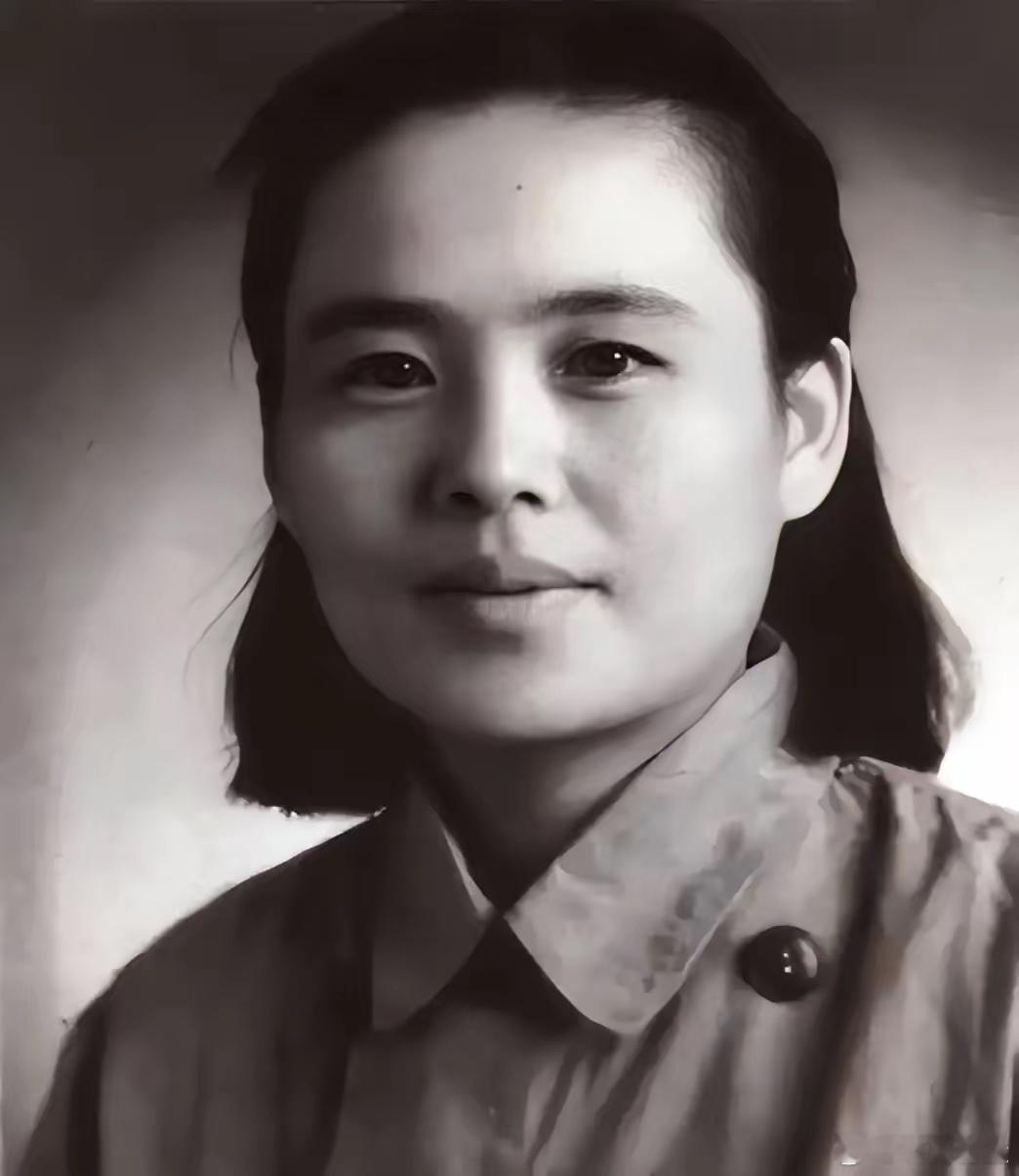 1943年秋，鬼子请女医生到监狱去做手术，女医生一看囚犯，竟是自己的丈夫！丈夫身