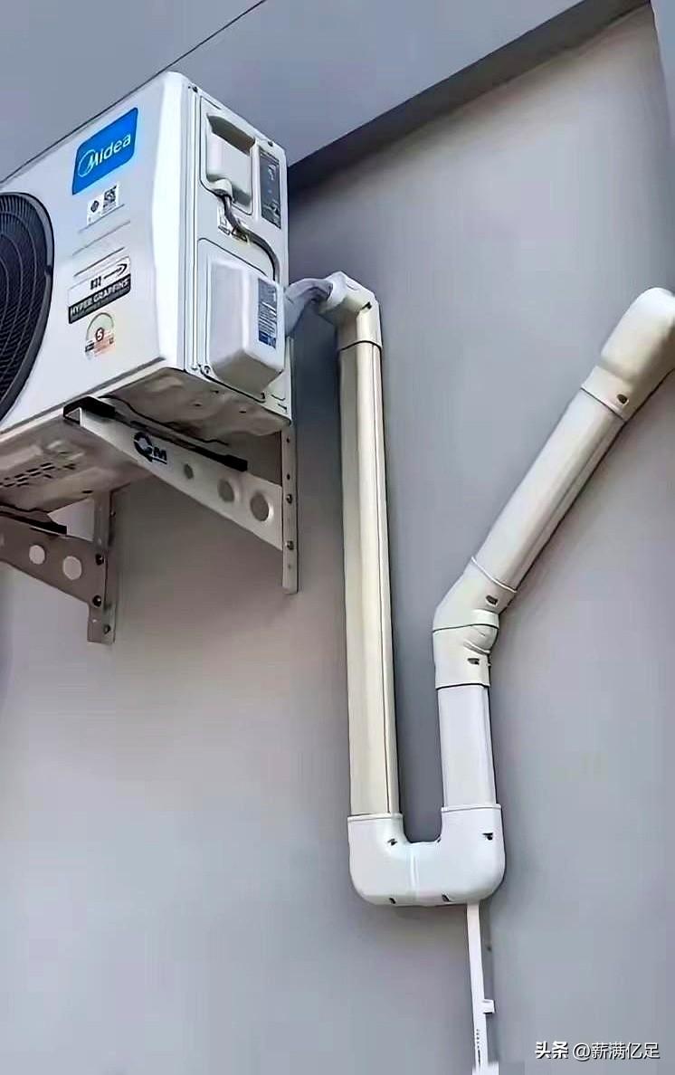 在马来西亚逛商场时，一台国产空调把人看愣了：管线像尺子量过，外机脚下垫着黑色减震