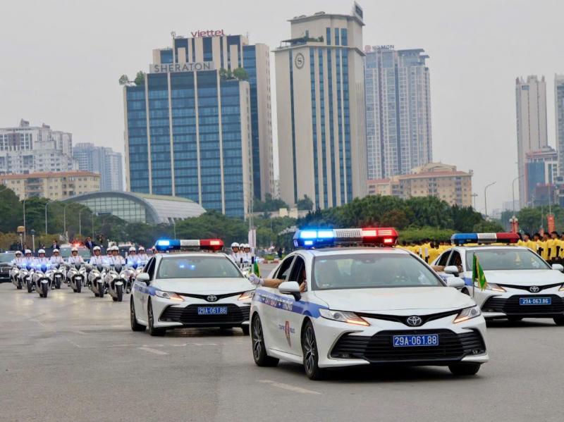 越南河内加强预演和彩排交通，保障十四大胜利召开
1月6日上午，首都交警力量同步出