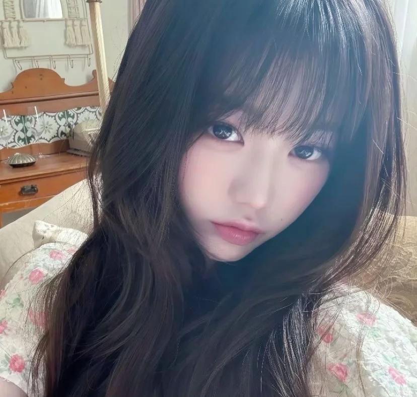 元英这种类型的头像谁有呀
太貌美了或者大家有什么推荐的修图主播嘛！张元英