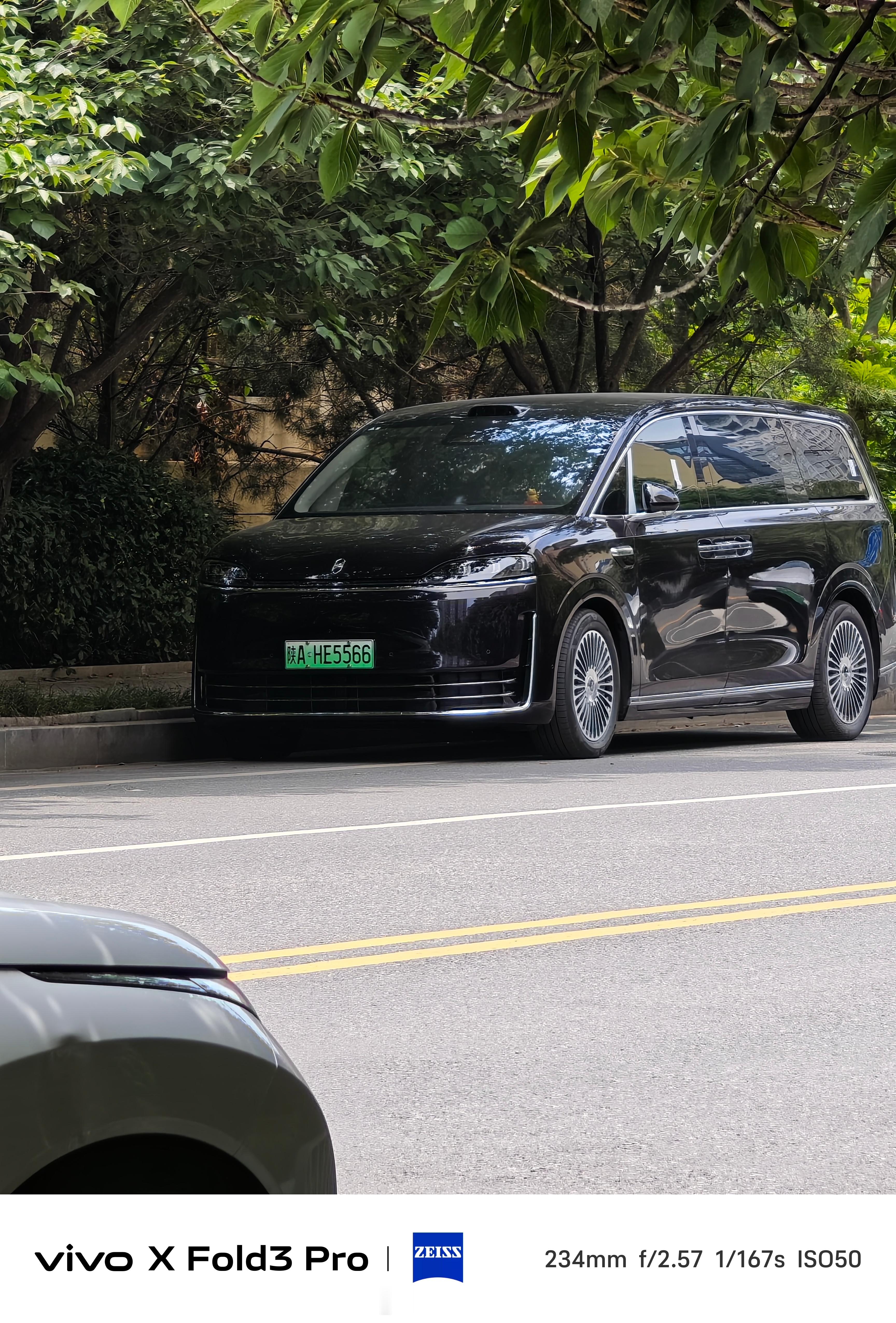 我靠对面小区这么快有人提智界V9了 