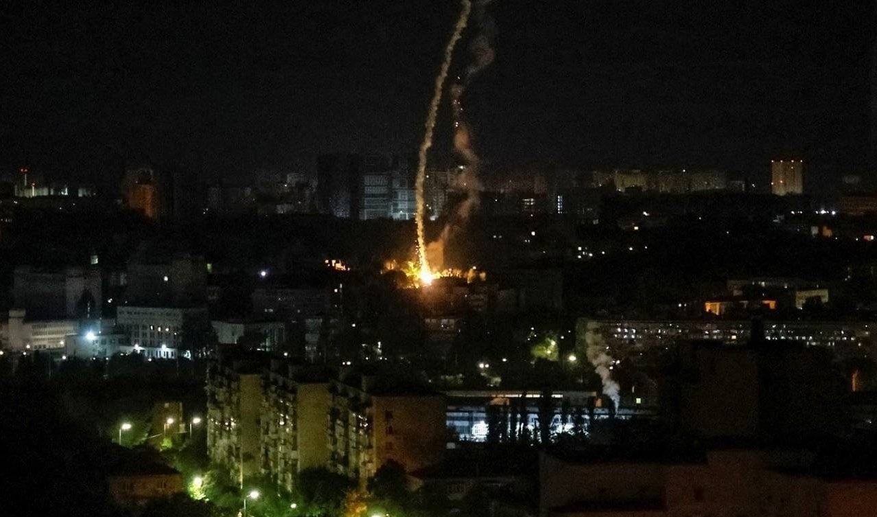 #俄乌局势新进展# 基辅当局正在搜捕在网络媒体上发布昨晚“爱国者3”防空系统密集