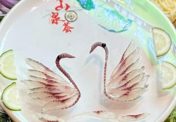 60多岁的男人还有生理性需要吗？

我们学校一个57岁退休单身女教师，在公园跳舞