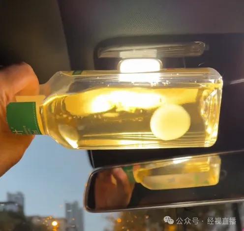 饮料里竟养出“宠物”？“茶菌”现象引热议，健康风险不容忽视

最近，不少网友在社