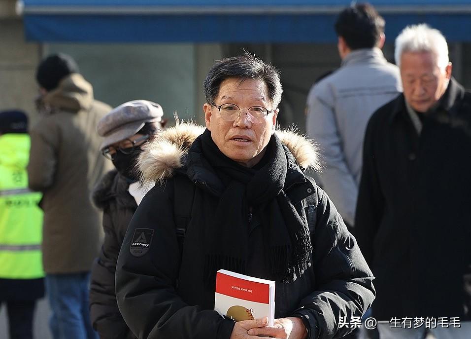 韩国极右翼市民团体“废除慰安妇法国民行动”代表金炳宪，因多次举行侮辱日军“慰安妇