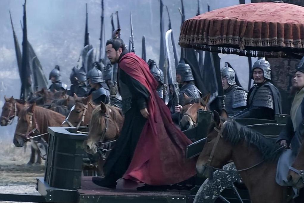 吕布为何屡次不听陈宫的计策？看似狂妄背后其实暗藏信任危机，乱世名将与谋士最终走向