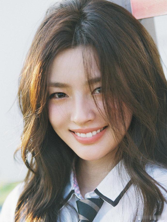  谁给徐若晗递个现偶本子 徐若晗颜值演技双在线，现偶适配度满分！之前角色表现亮眼