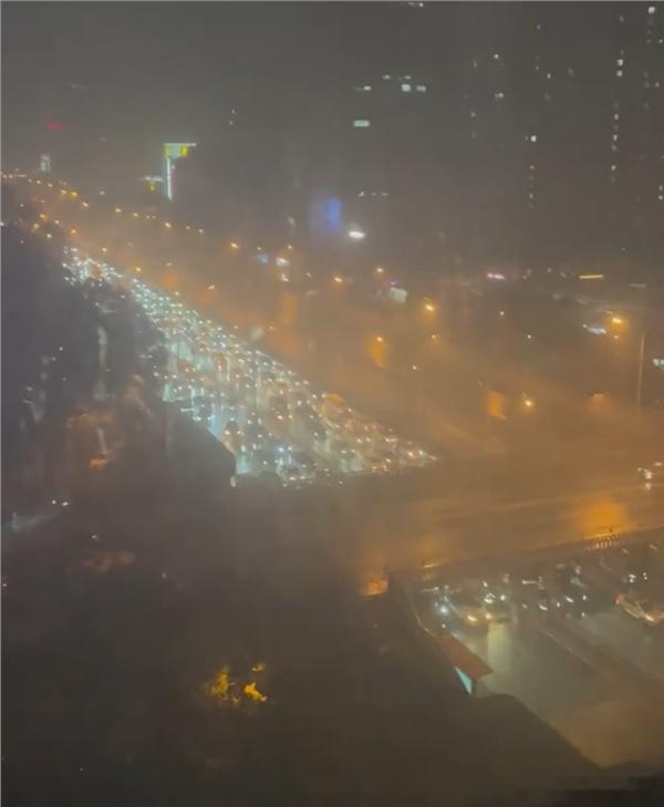 虽然有关部门已经明确说了会做出处罚，但我觉得如果下次依旧是这种情况，肯定还会有人